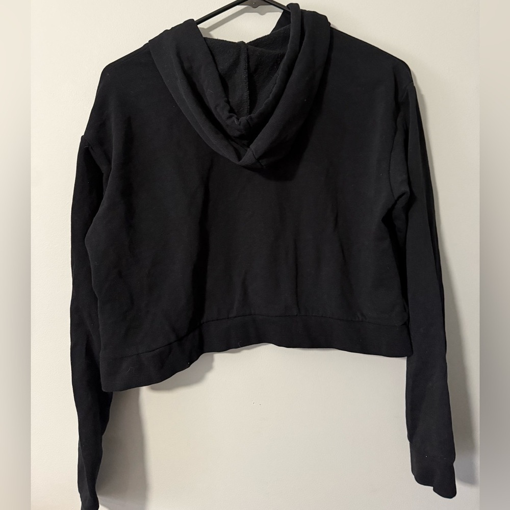 H&M Divided Black Cropped Sweatshirt - Picture 5 of 5